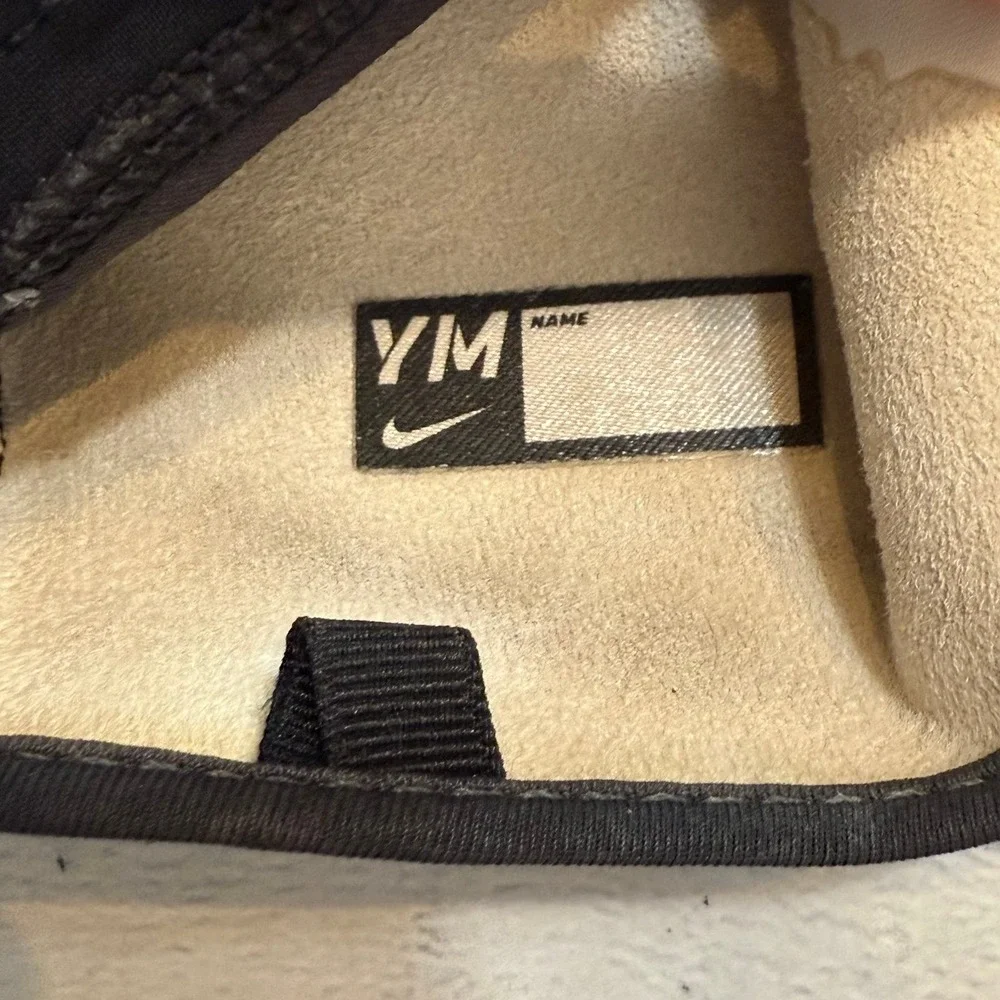 Nike Youth Vapor Jet 7.0 Football Gloves‎ black and white Youth Medium